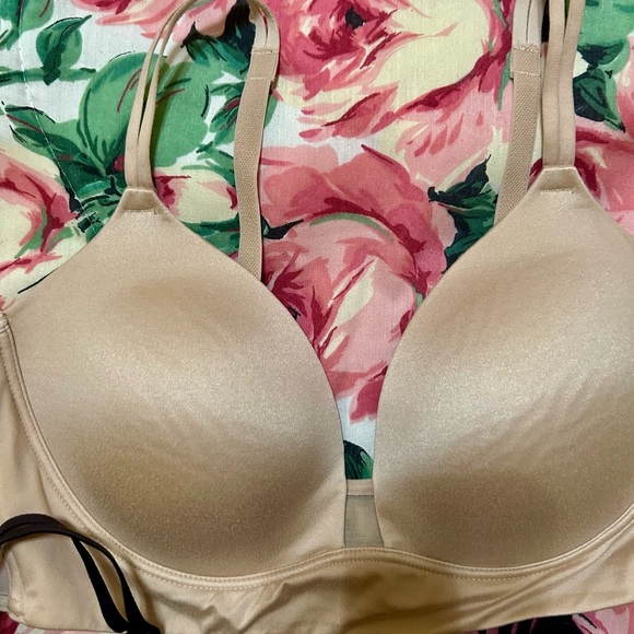 Two Maiden Form bras . One black and one beige, both are size 38C . - Picture 3 of 7